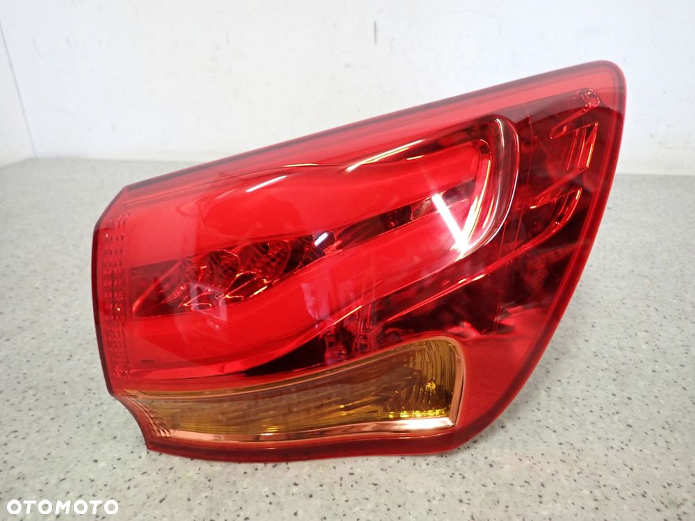 KIA CEED II KOMBI SW 12-14 LAMPA TYLNA PRAWA LED - 1