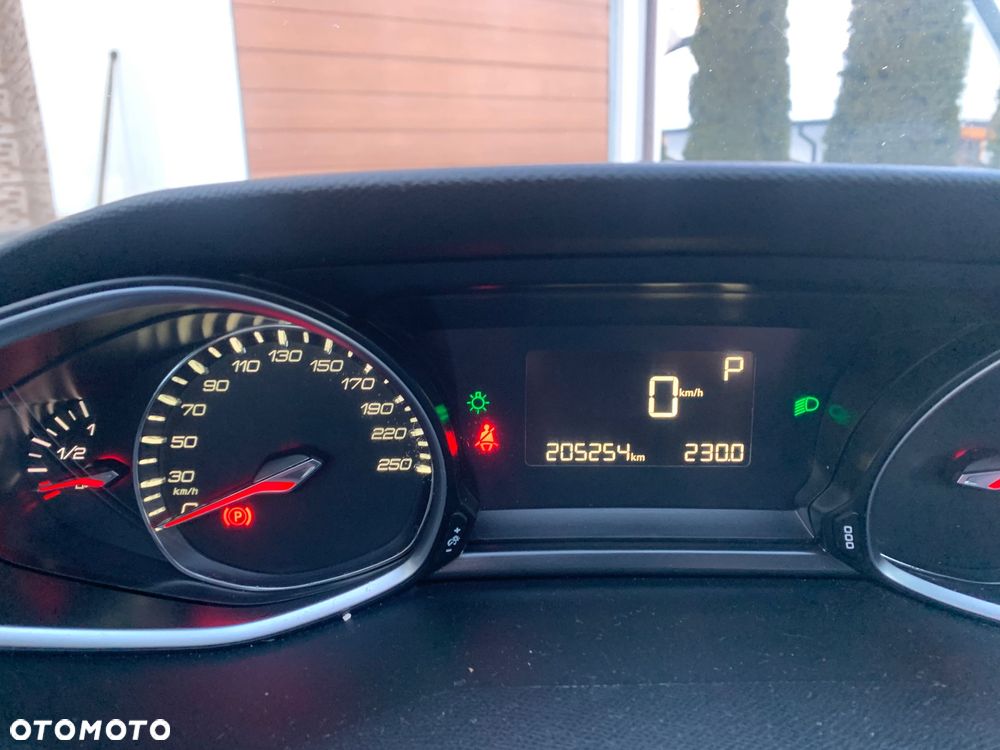 Peugeot 308 BlueHDi FAP 150 Stop&Start Automatik Allure - 17