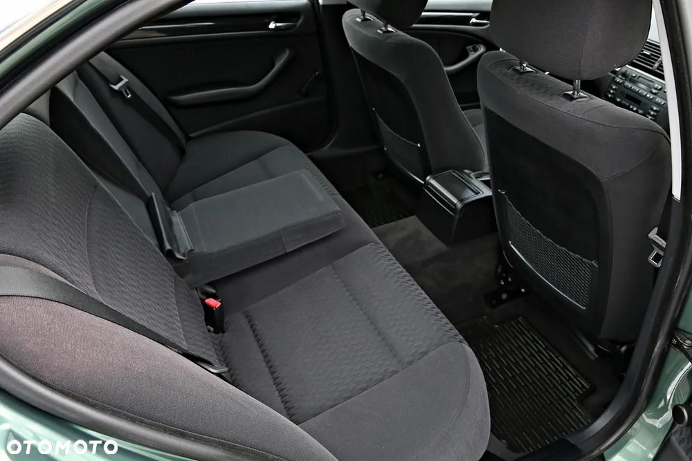 BMW Seria 3 - 36