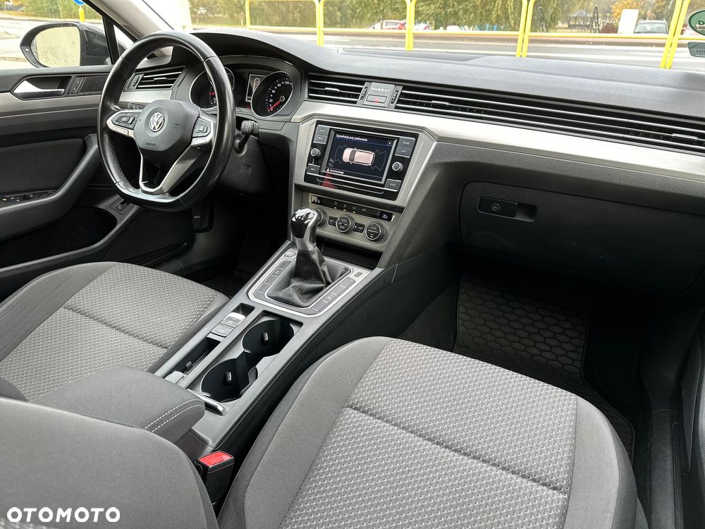 Volkswagen Passat - 14