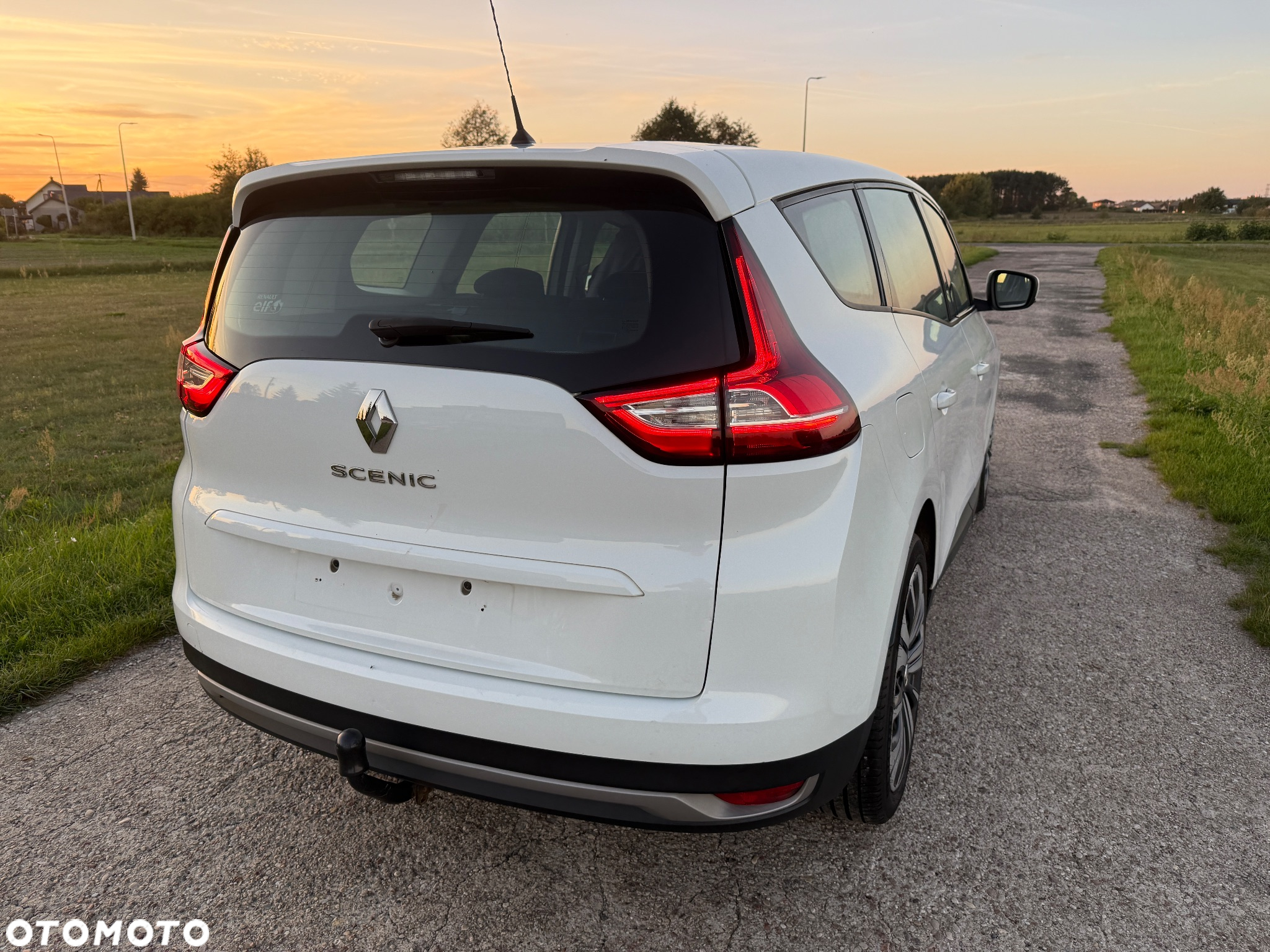 Renault Grand Scenic Gr 1.7 Blue dCi Zen - 8