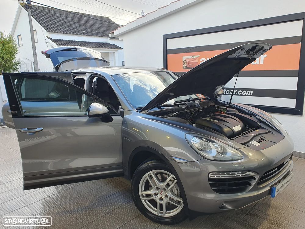 Porsche Cayenne S - 16