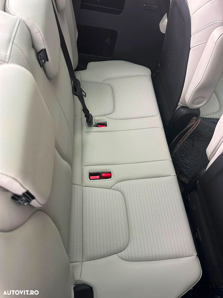 KIA Carnival 2021 — imagine 40