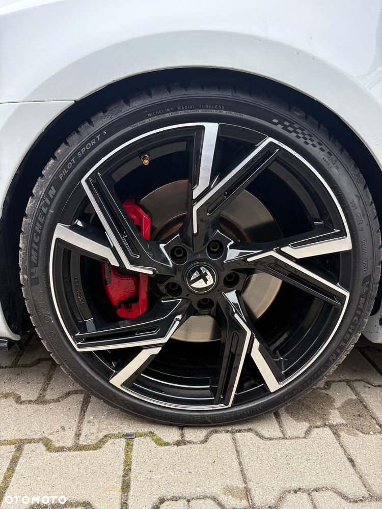 Skoda Octavia 2.0 TSI RS 245 DSG - 9