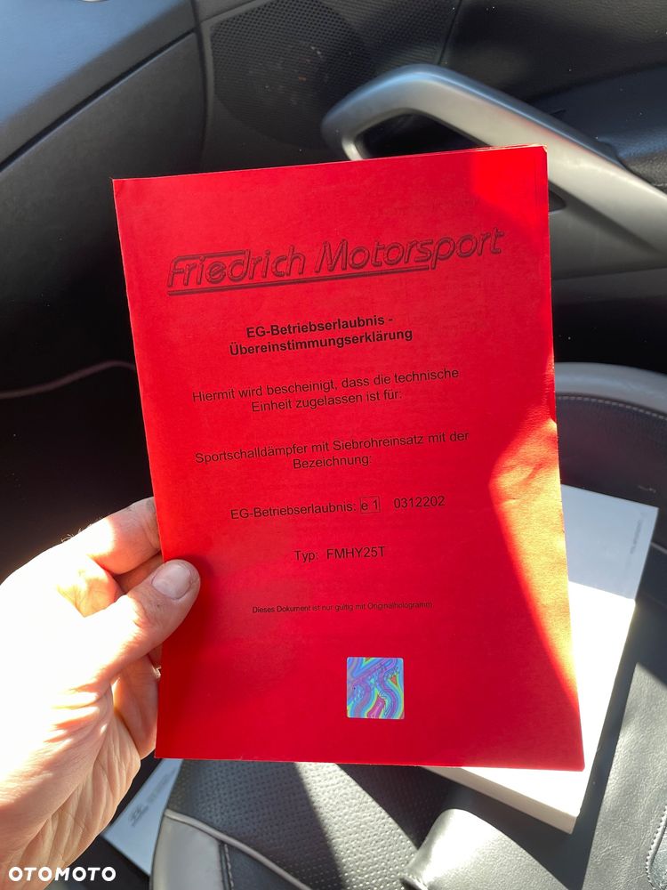 Hyundai Veloster 1.6 Turbo Style - 25