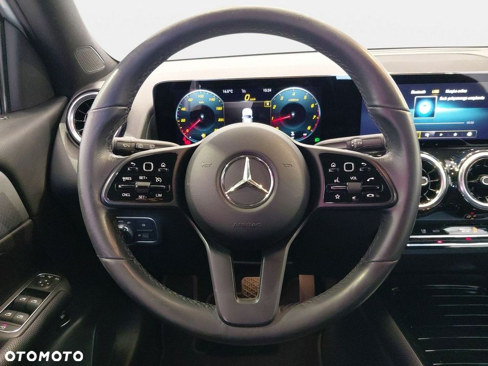 Mercedes-Benz GLB - 21
