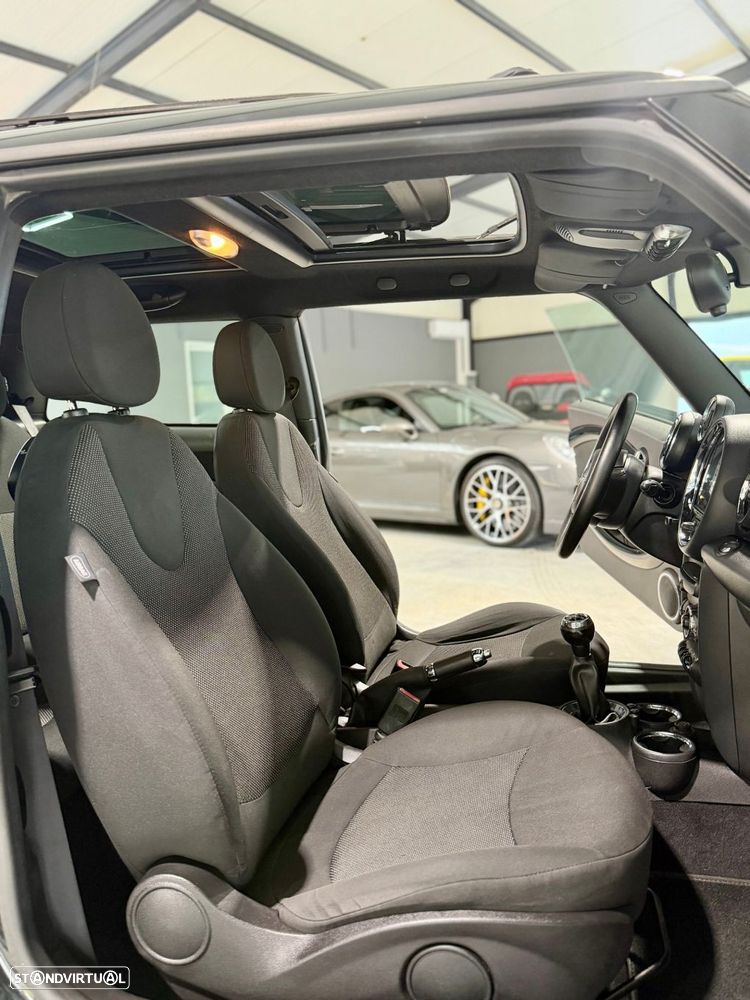 MINI 3 Portas Cooper D - 22