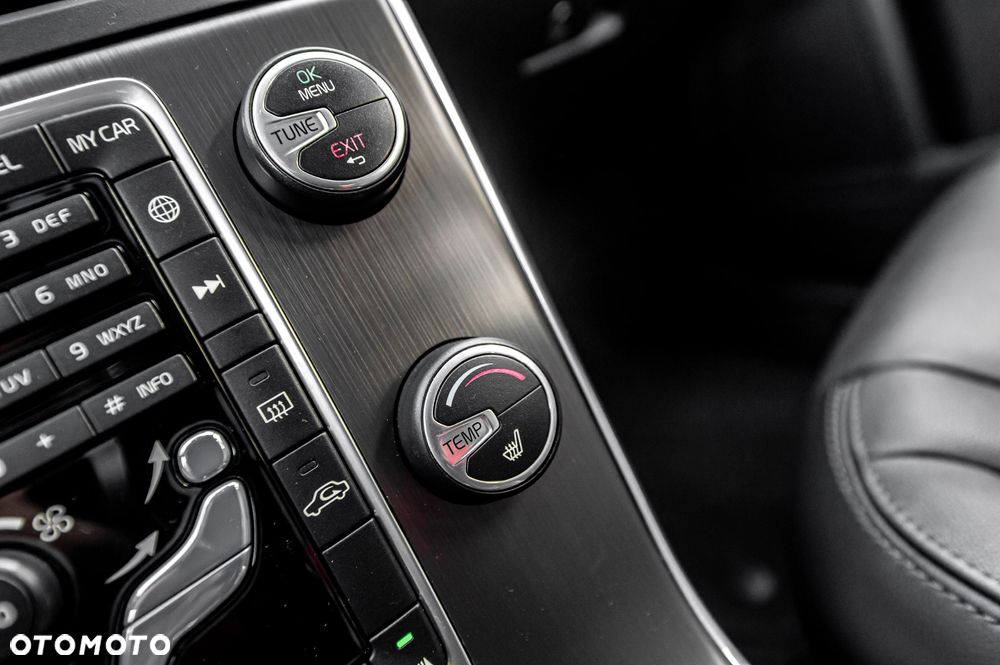 Volvo V60 D3 Geartronic Summum - 32