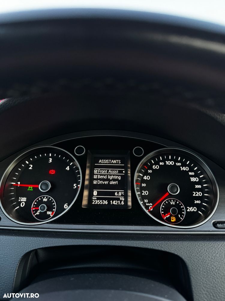 Volkswagen Passat Variant 2.0 TDI DSG BlueMotion Technology Comfortline - 12