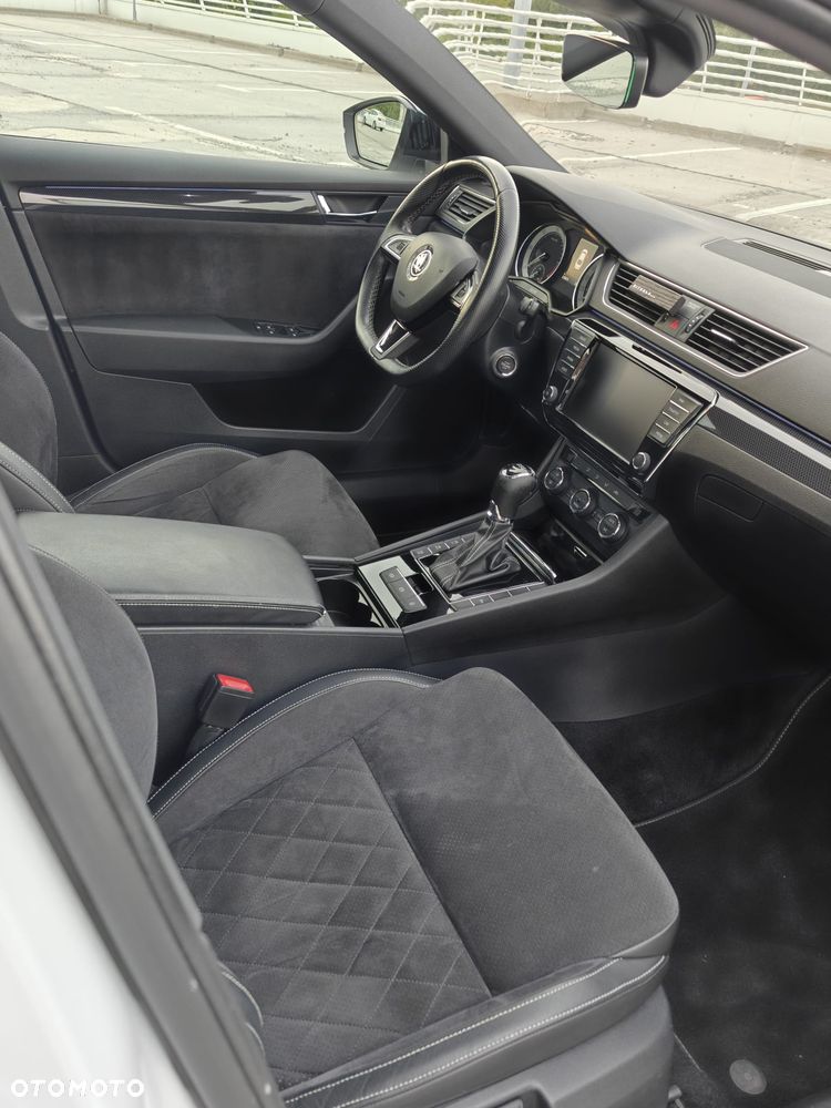 Skoda Superb 2.0 TDI Sportline DSG - 18