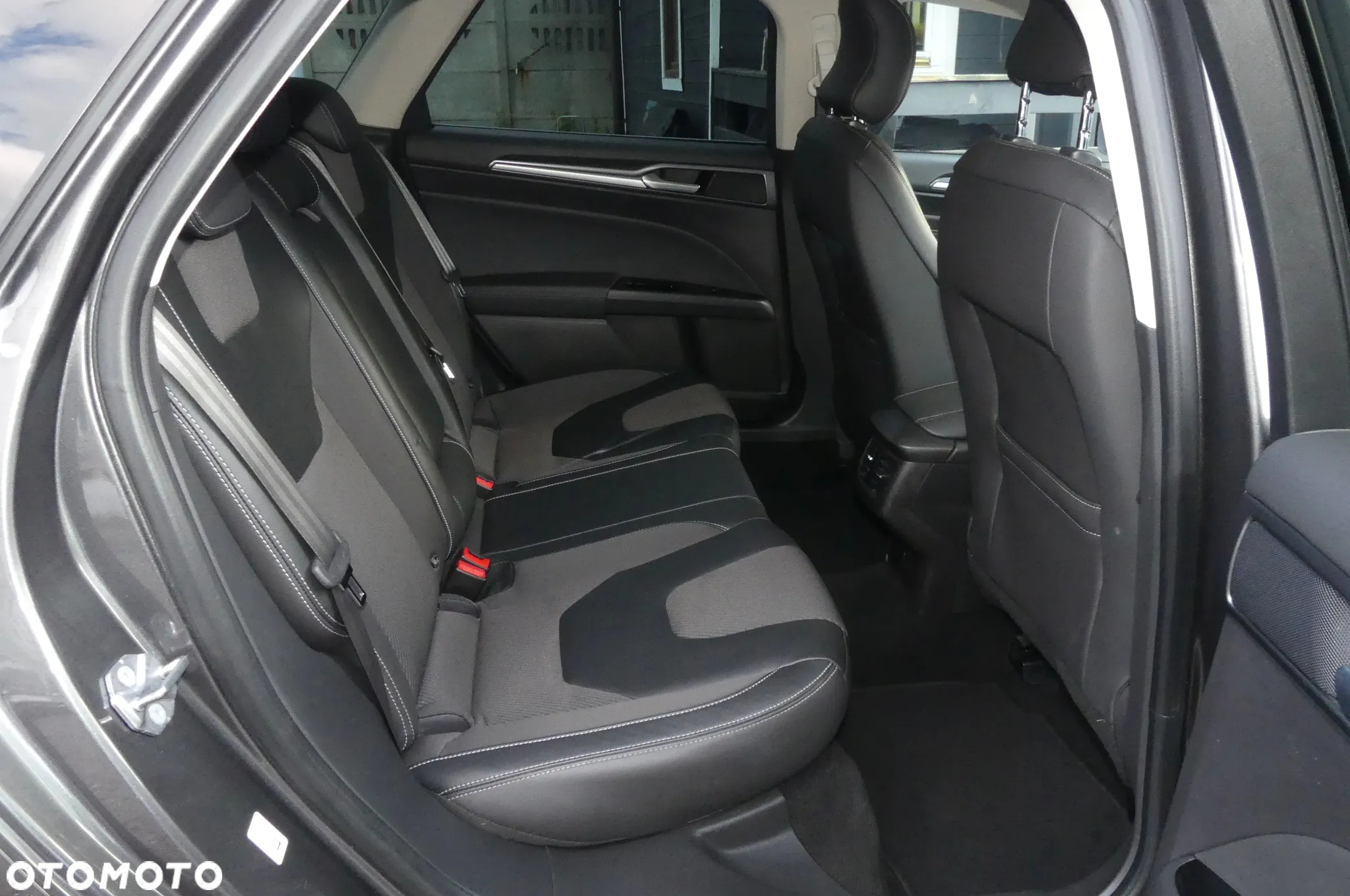 Ford Mondeo 2.0 TDCi ST-Line PowerShift - 9