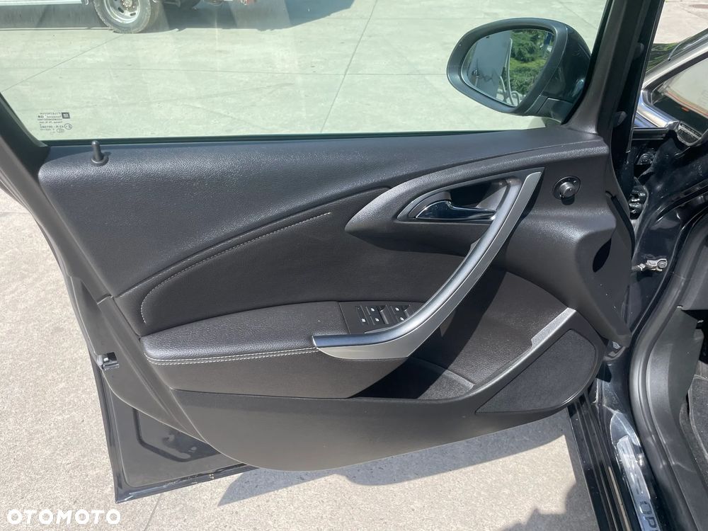 Opel Astra 1.4 Turbo Design Edition - 10