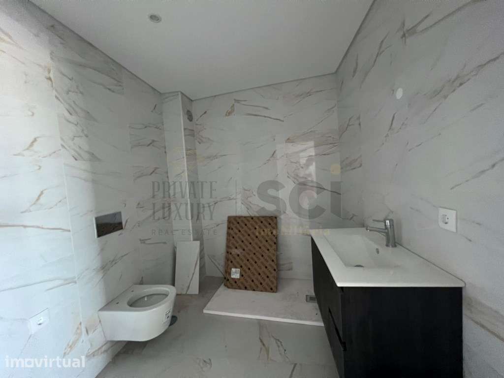 Apartamento T3 em Santa Marta do Pinhal - Grande imagem: 5/22