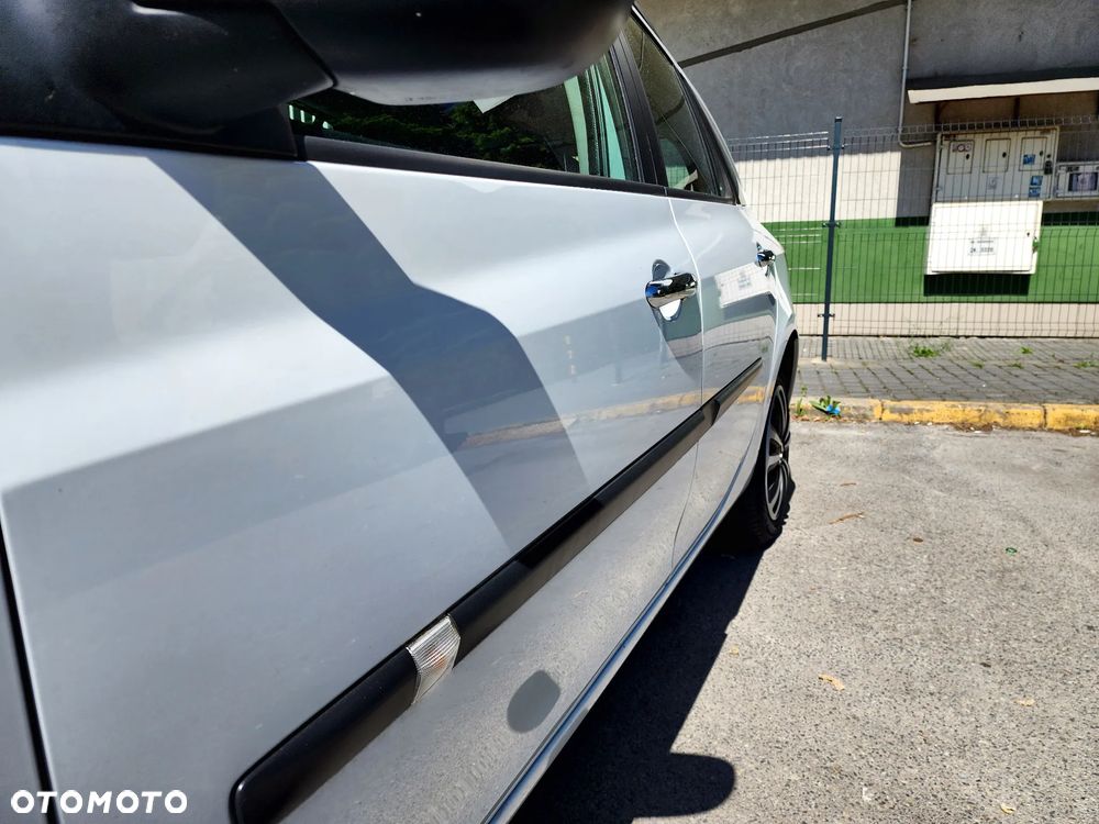 Renault Clio 1.2 16V 75 Expression - 10