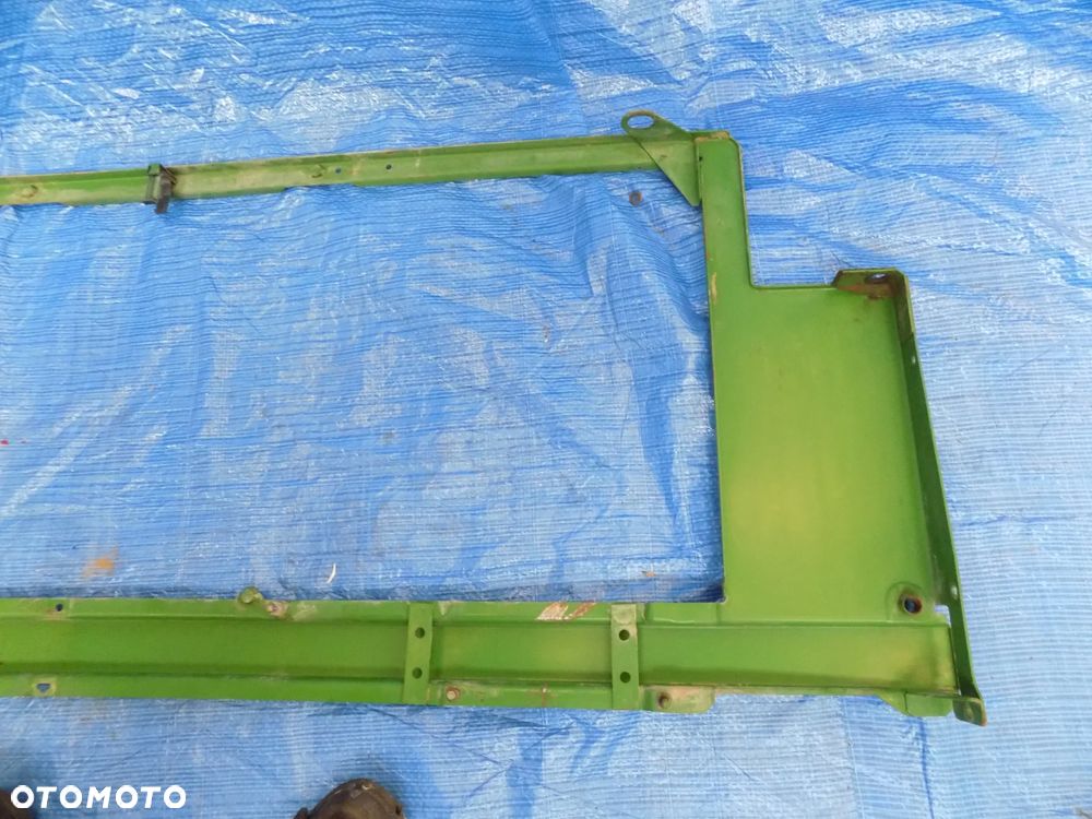 John Deere seria 6000, 6600 6800 6900 osłona boczna silnika maski kratka Lewa - 6