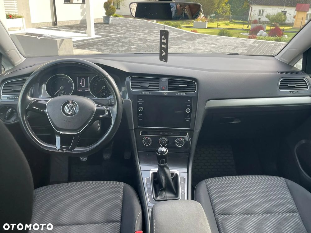 Volkswagen Golf - 5