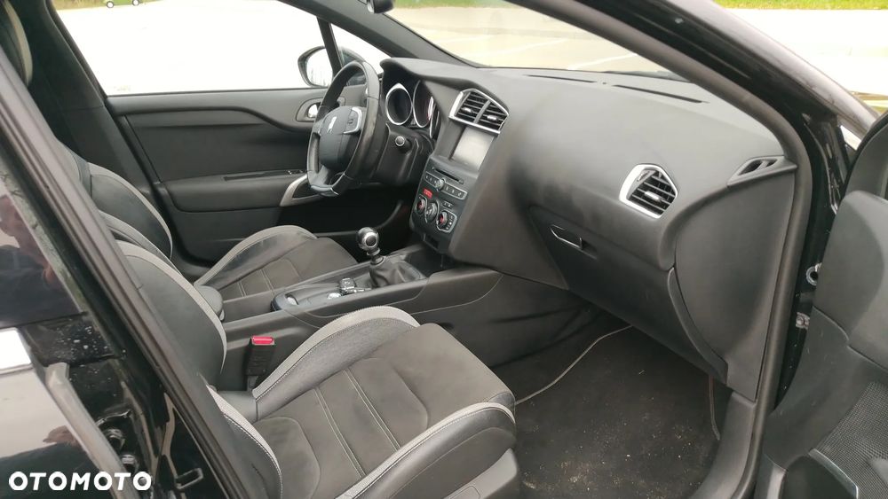 Citroën DS4 Cross 1.6 BlueHDi Be Chic S&S - 19