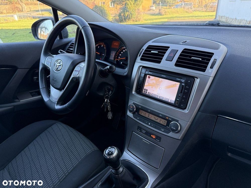 Toyota Avensis - 5