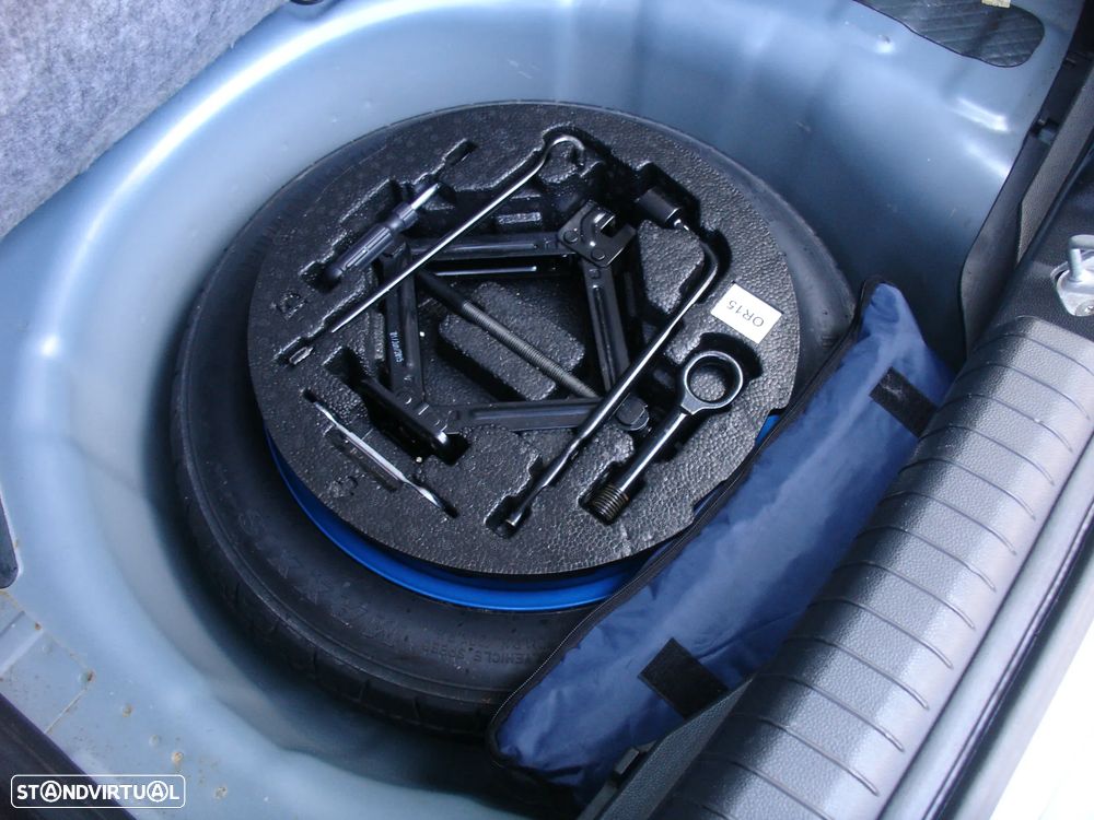 Hyundai i20 1.1 CRDi LED - 12