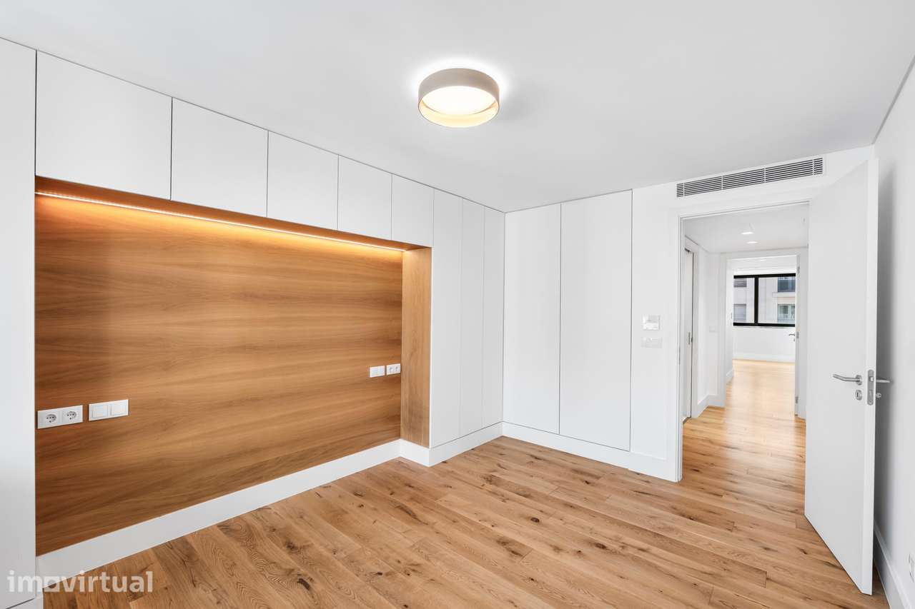 Moderno apartamento T2 na Prestigiada Avenida Duque d'Ávila - Grande imagem: 5/21