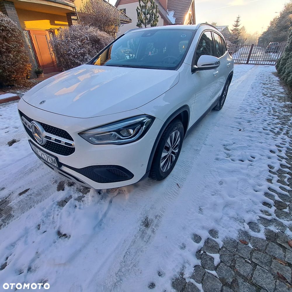Mercedes-Benz GLA 200 - 4