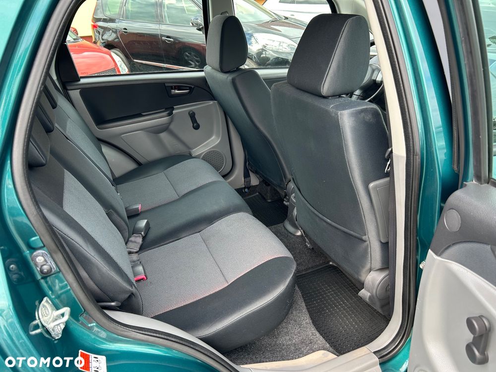 Suzuki SX4 1.9 DDiS DPF 4x4 Comfort - 19