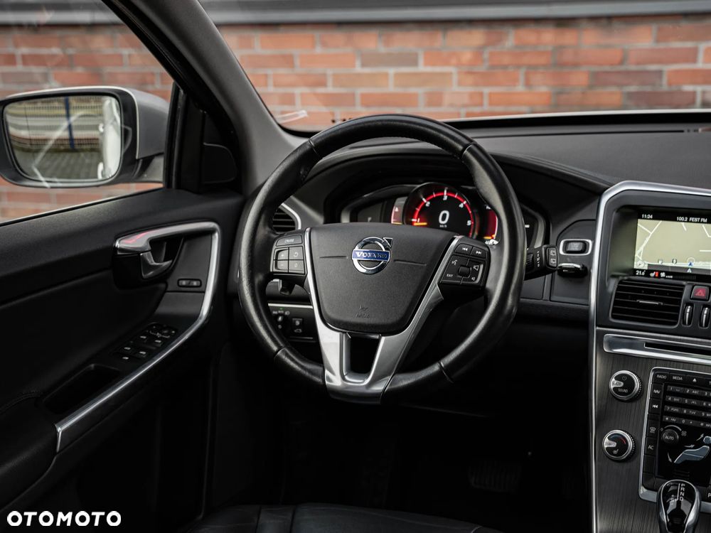 Volvo XC 60 D4 Geartronic Summum - 32