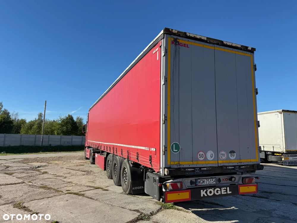 Mercedes-Benz Actros - 3