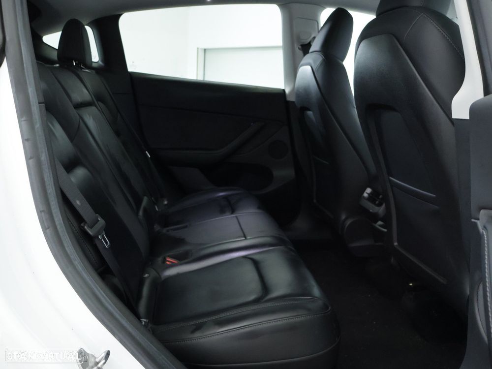 Tesla Model Y RWD - 12