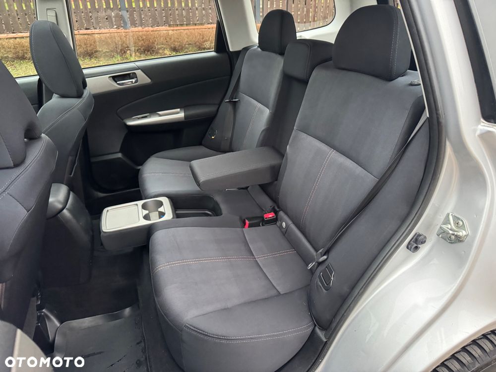 Subaru Forester 2.0D Exclusive - 6