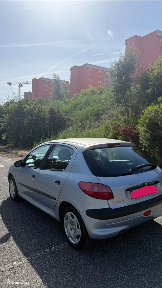 Peugeot 206 1.1 XR - 16