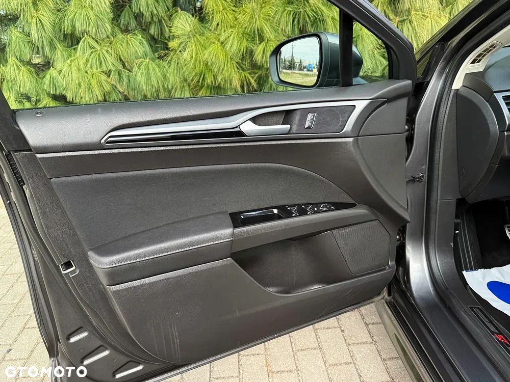 Ford Mondeo 2.0 TDCi STart-Stopp ST-Line - 31