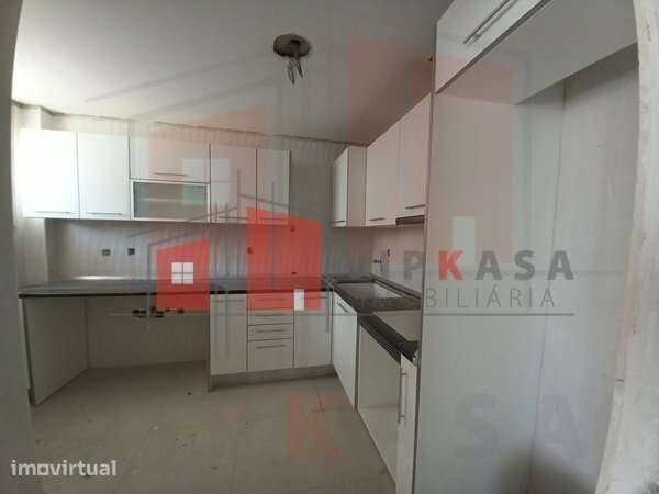 T4 Remodelado no Montijo, perto do L'Eclerc - Grande imagem: 5/16