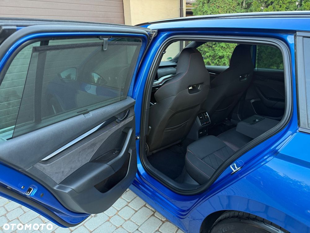 Skoda Octavia 2.0 TDI DSG RS - 33