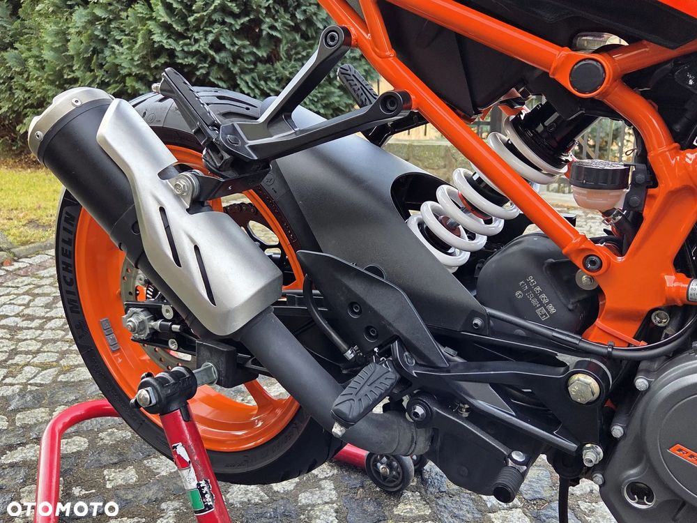 KTM RC 125 - 33