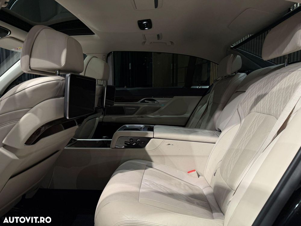 BMW Seria 7 740Ld xDrive - 24