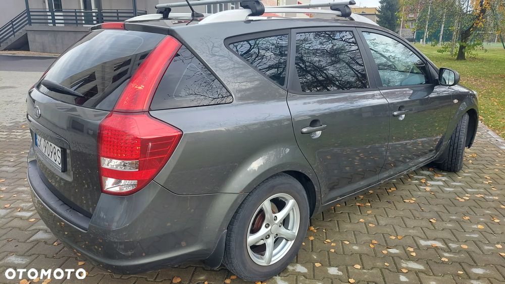 Kia Ceed Cee'd 1.6 Comfort + - 7