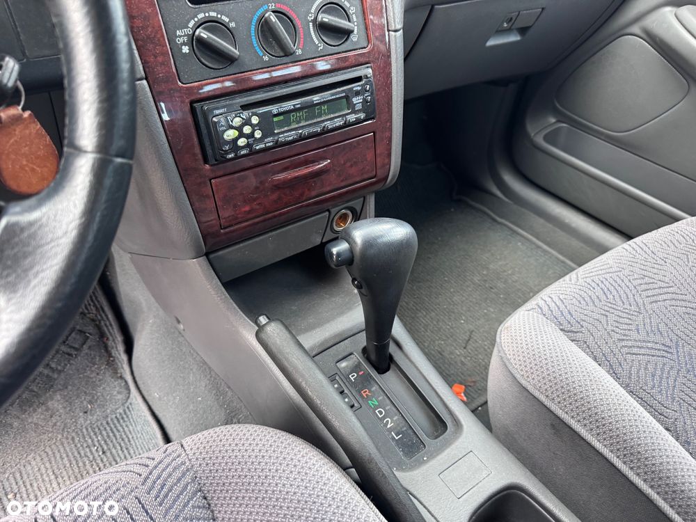 Toyota Avensis - 32