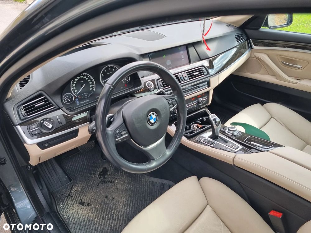 BMW Seria 5 528i Sport-Aut Luxury Line - 24