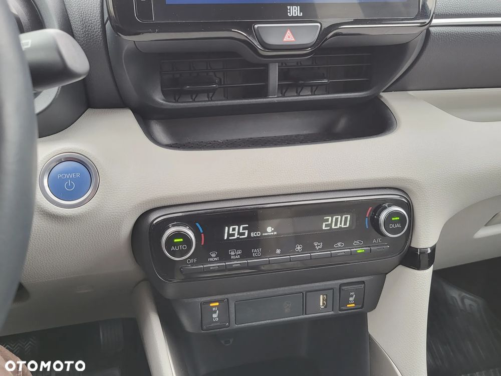 Toyota Yaris Hybrid 1.5 Executive - 23