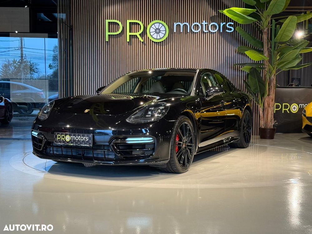 Porsche Panamera - 1