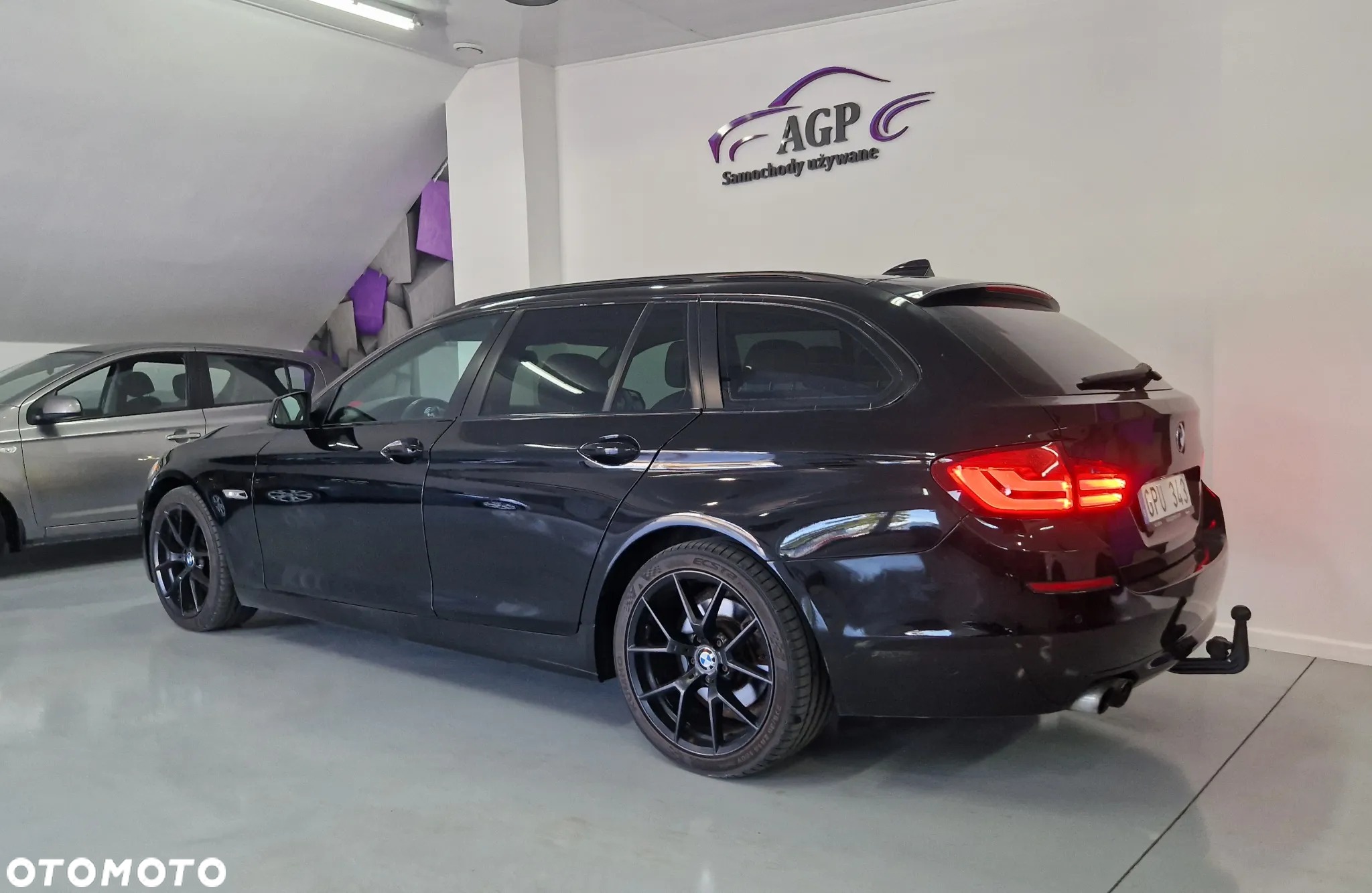 BMW Seria 5 523i Touring - 2
