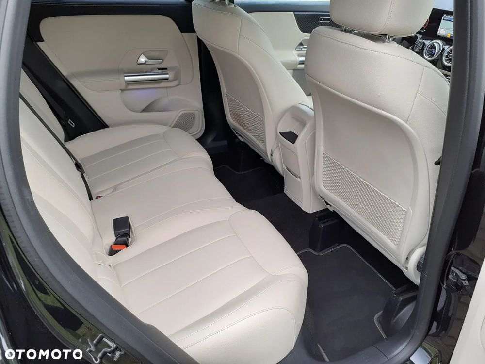 Mercedes-Benz GLA 200 Progressive - 22