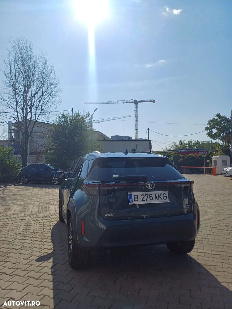 Toyota Yaris Cross 1.5 VVT-i HSD 4x2 Dynamic - 3