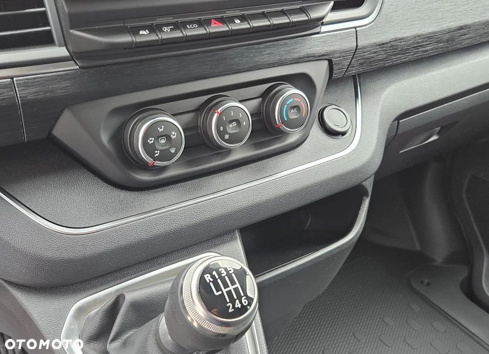Renault Trafic - 17