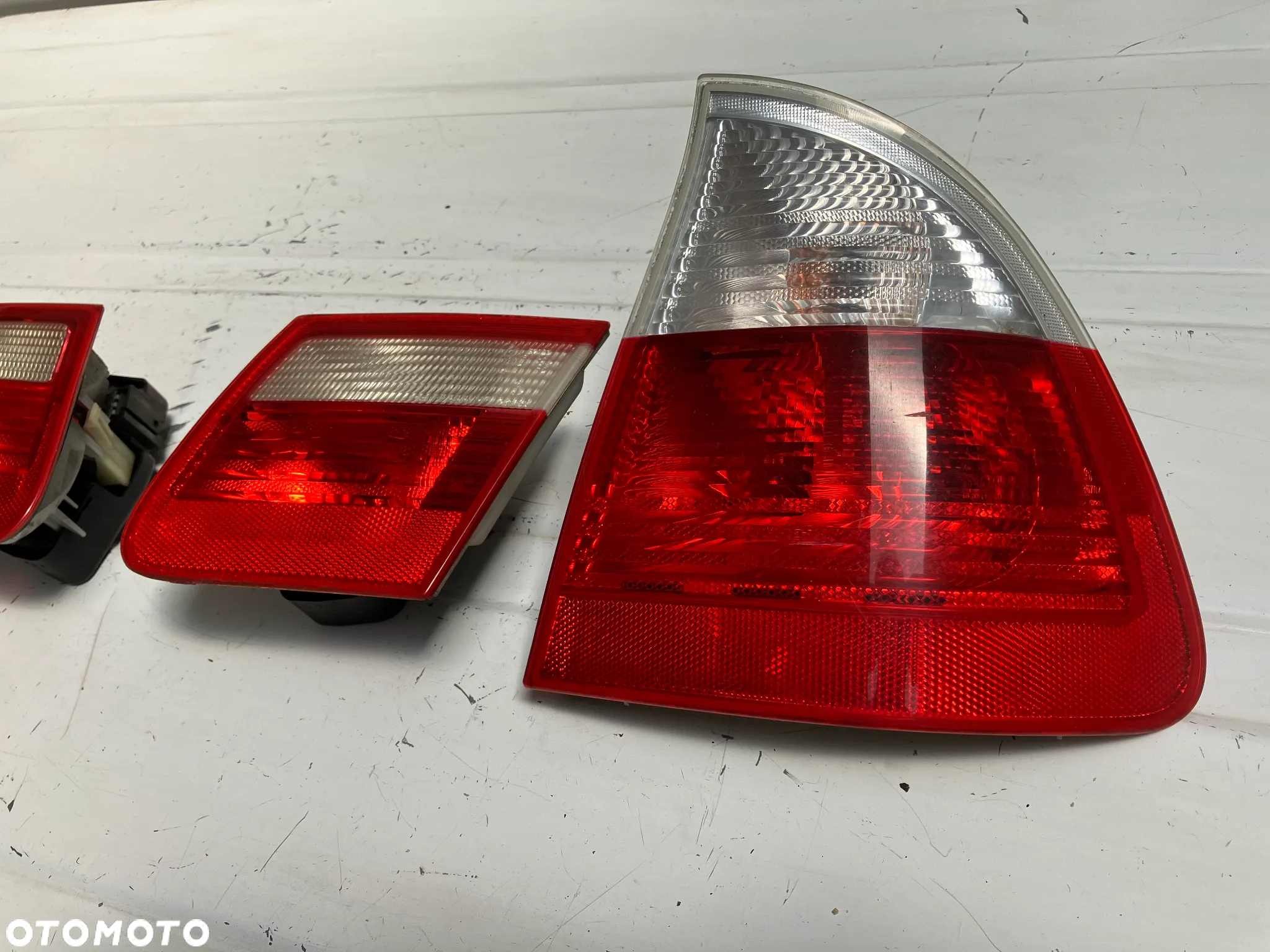 LAMPY TYŁ BMW E46 LIFT KOMBI TOURING KOMPLET LEWA PRAWA W KLAPĘ LAMPA BIAŁY KIERUNEK SUPER STAN - 3