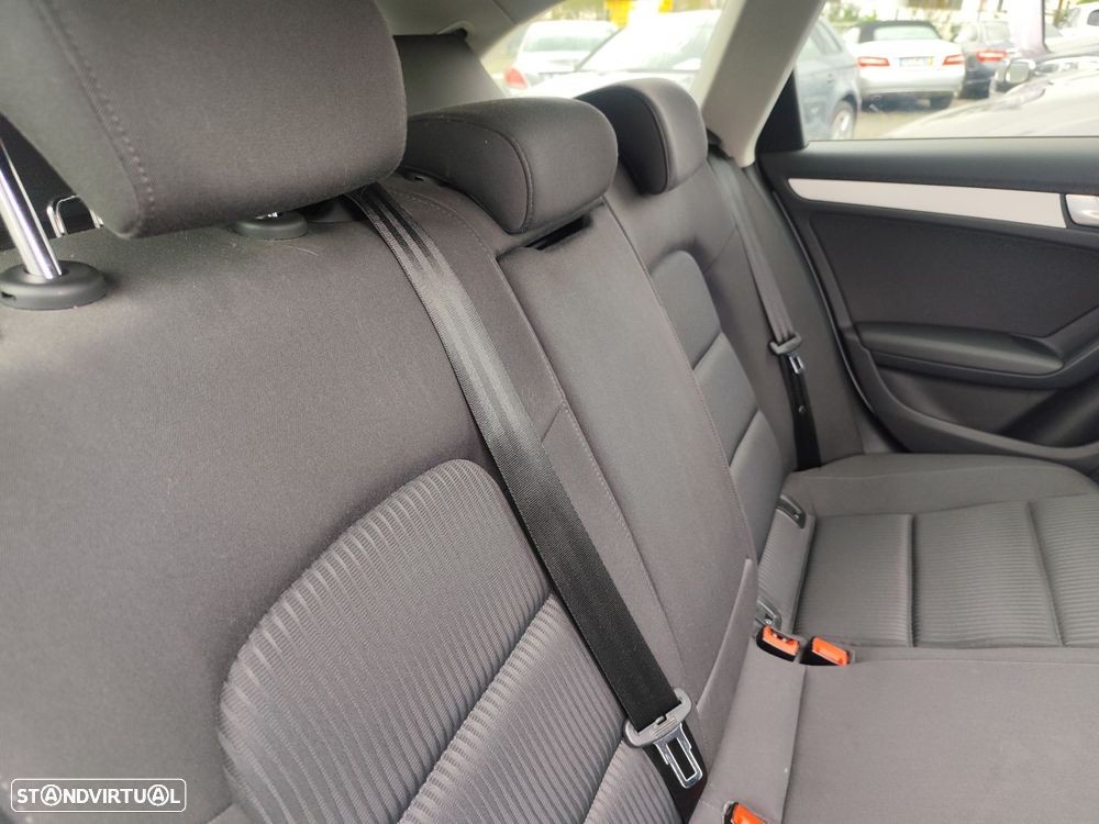 Audi A4 Avant 2.0 TDI Business Line Sport - 12