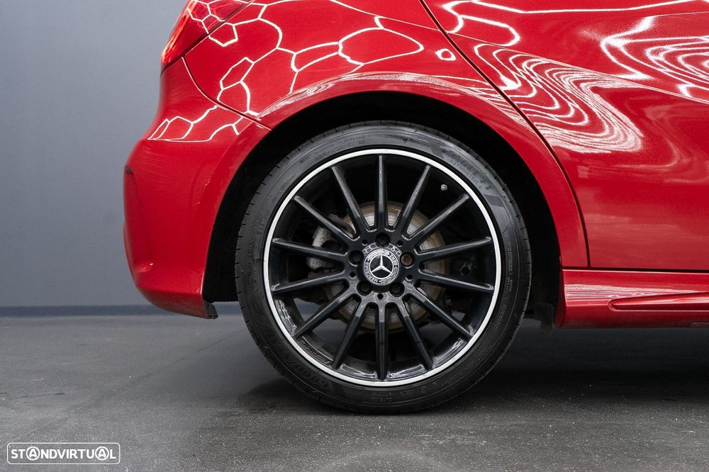 Mercedes-Benz A 180 d AMG Line - 14