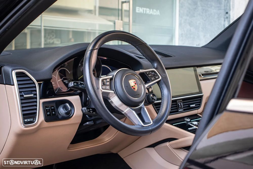 Porsche Cayenne - 29