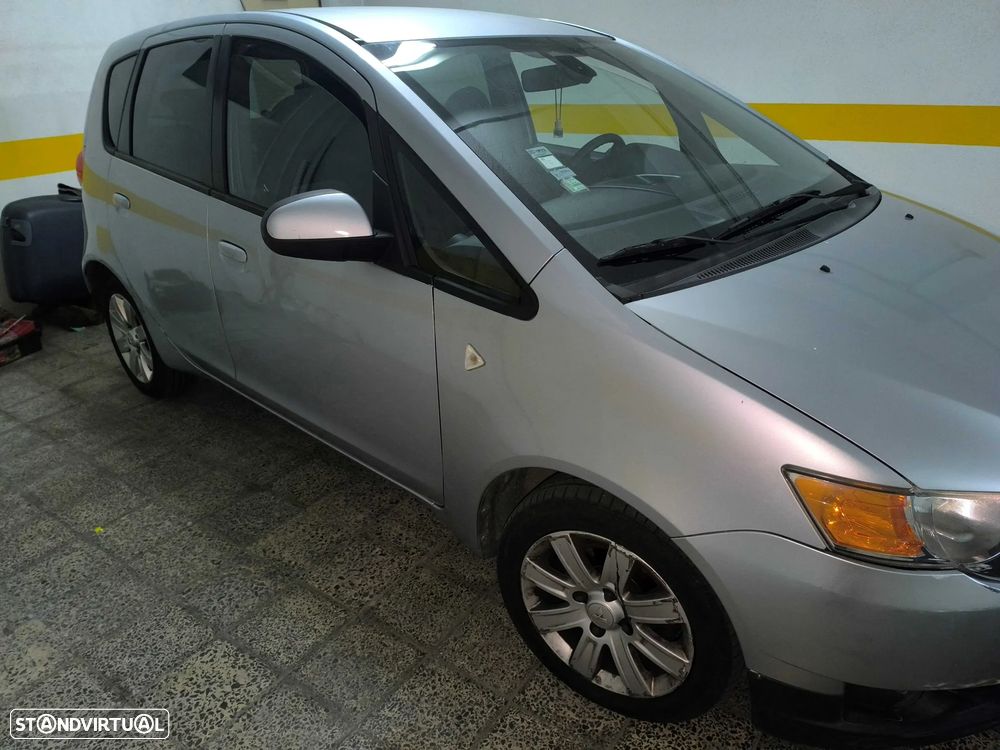 Mitsubishi Colt - 3